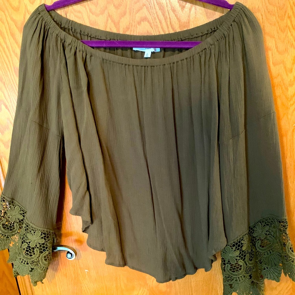 Off the shoulder green flowy crop top